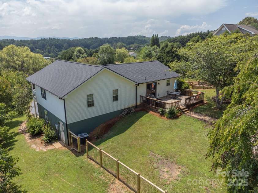 142 Ridge Brook Drive, Weaverville, NC 28787.  MLS# CAR4332710, YatesRealty ID 31054. Fenced Back Yard