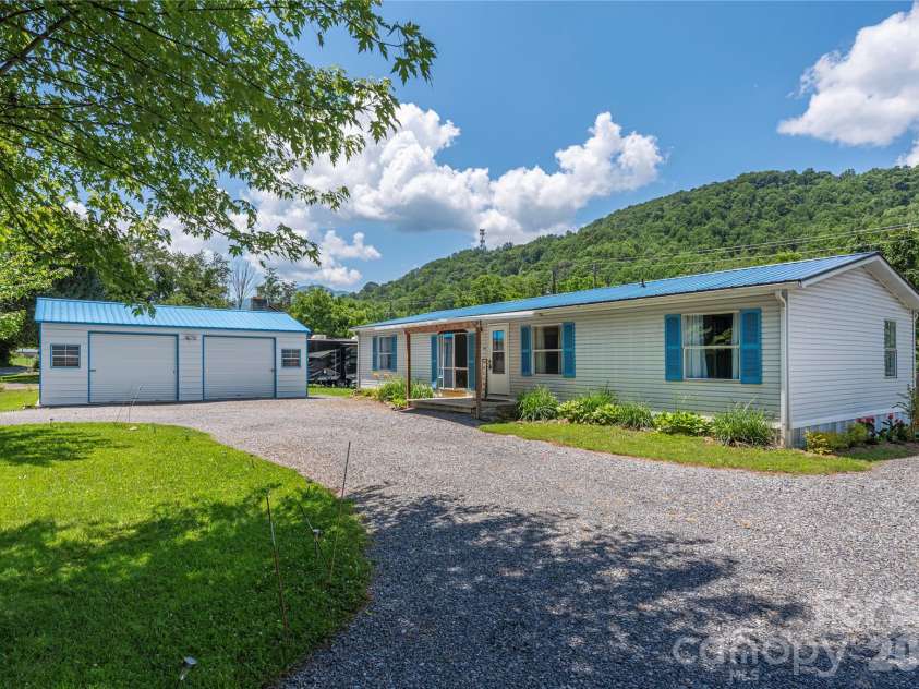 1458 Old Balsam Road, Waynesville, NC 28786.  MLS# CAR4392696, YatesRealty ID 31054. 