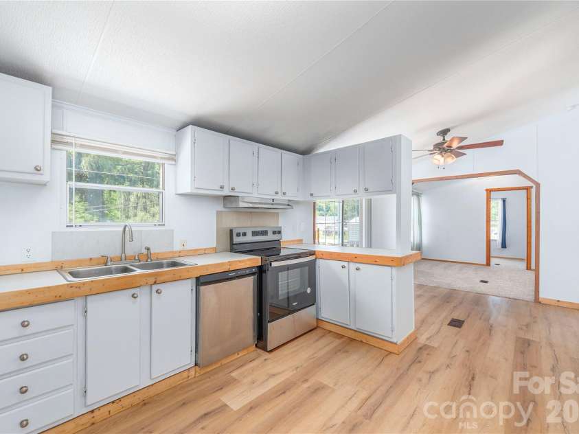 1458 Old Balsam Road, Waynesville, NC 28786.  MLS# CAR4392696, YatesRealty ID 31054. 