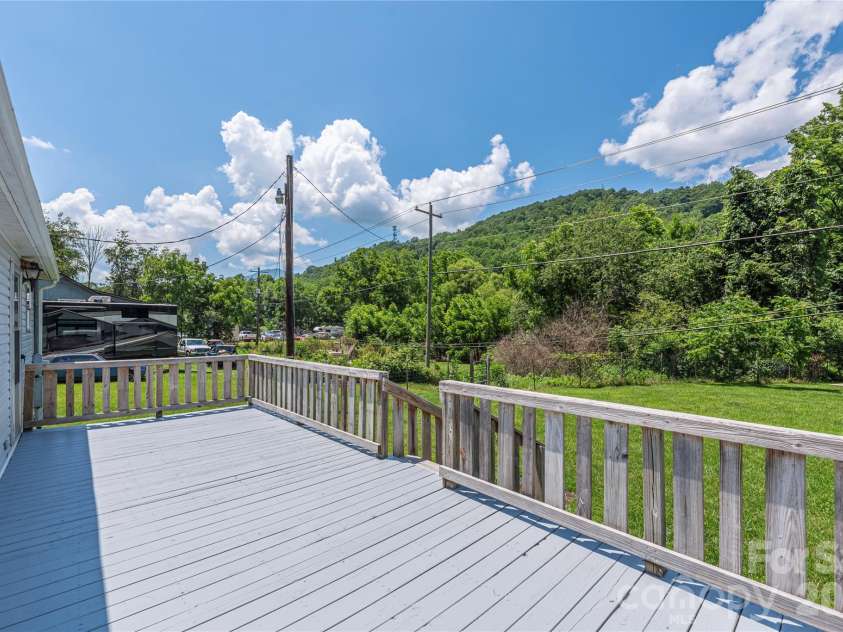 1458 Old Balsam Road, Waynesville, NC 28786.  MLS# CAR4392696, YatesRealty ID 31054. 