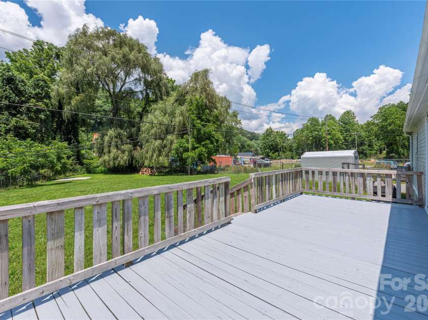 1458 Old Balsam Road, Waynesville, NC 28786.  MLS# CAR4392696, YatesRealty ID 31054. 