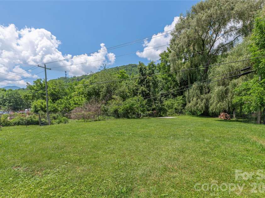 1458 Old Balsam Road, Waynesville, NC 28786.  MLS# CAR4392696, YatesRealty ID 31054. 