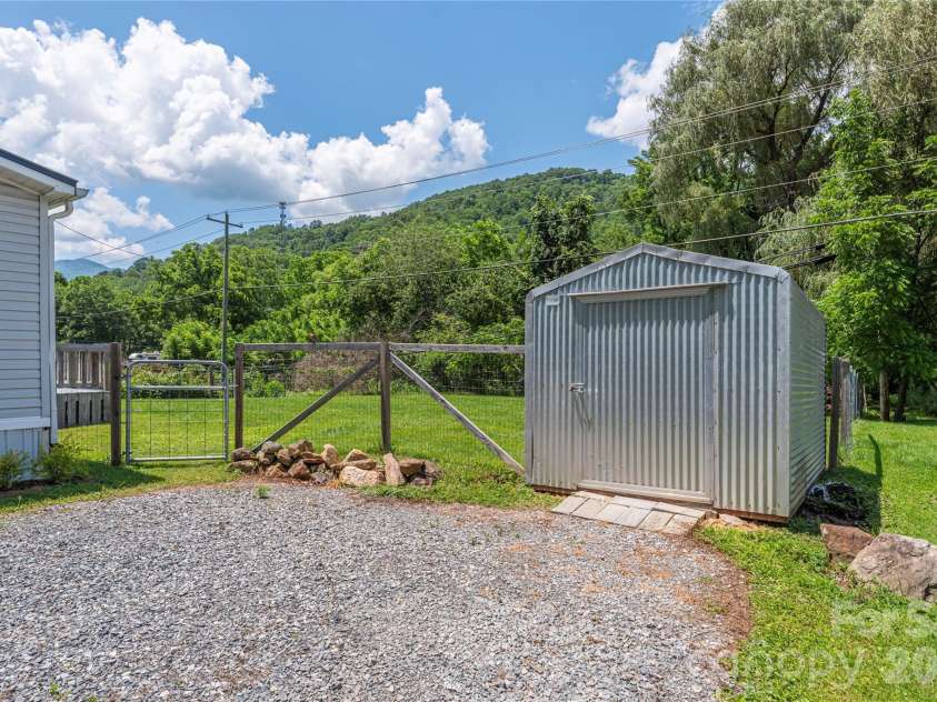 1458 Old Balsam Road, Waynesville, NC 28786.  MLS# CAR4392696, YatesRealty ID 31054. 