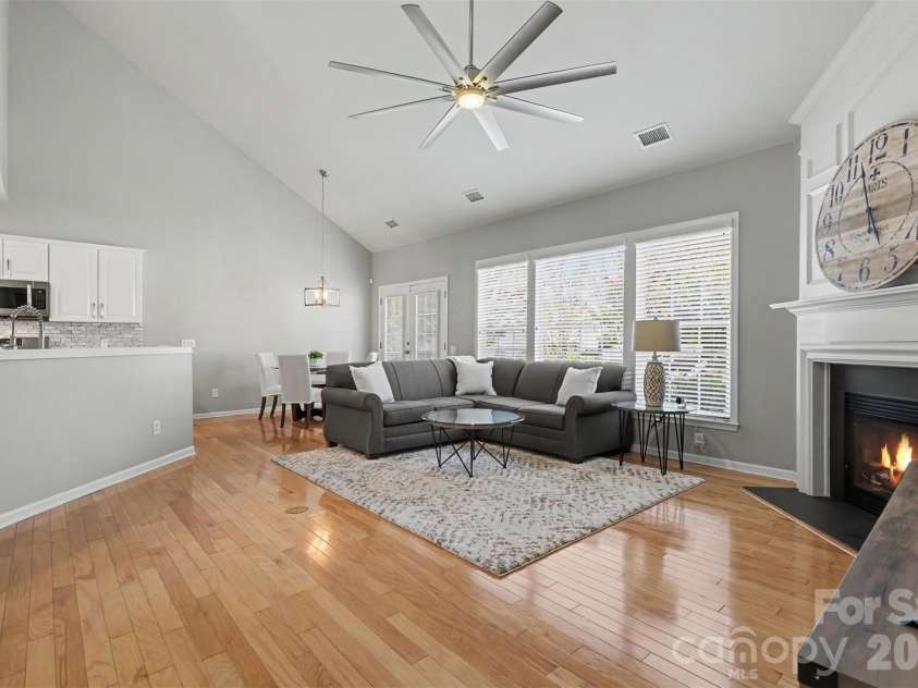 2517 Coltsgate Road, Waxhaw, NC 28173.  MLS# CAR4415991, YatesRealty ID 31055. Abundant Natural Light