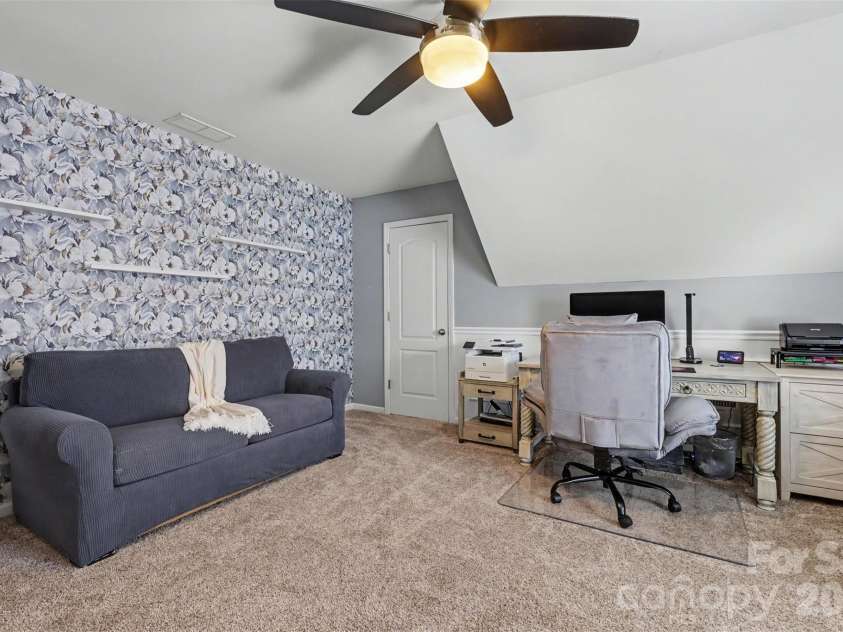 2517 Coltsgate Road, Waxhaw, NC 28173.  MLS# CAR4415991, YatesRealty ID 31055. Generously sized Bonus Room