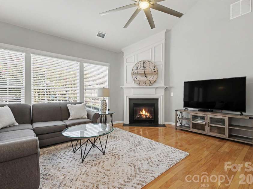 2517 Coltsgate Road, Waxhaw, NC 28173.  MLS# CAR4415991, YatesRealty ID 31055. Spacious Great Room