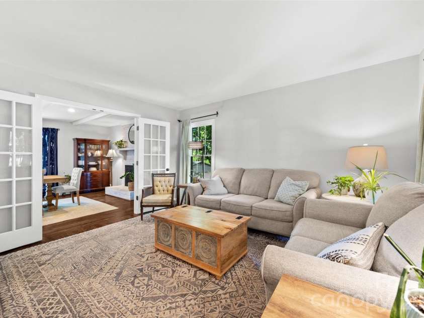 10924 Pampas Circle, Charlotte, NC 28226.  MLS# CAR4389053, YatesRealty ID 31056. 