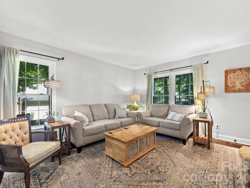 10924 Pampas Circle, Charlotte, NC 28226.  MLS# CAR4389053, YatesRealty ID 31056. 