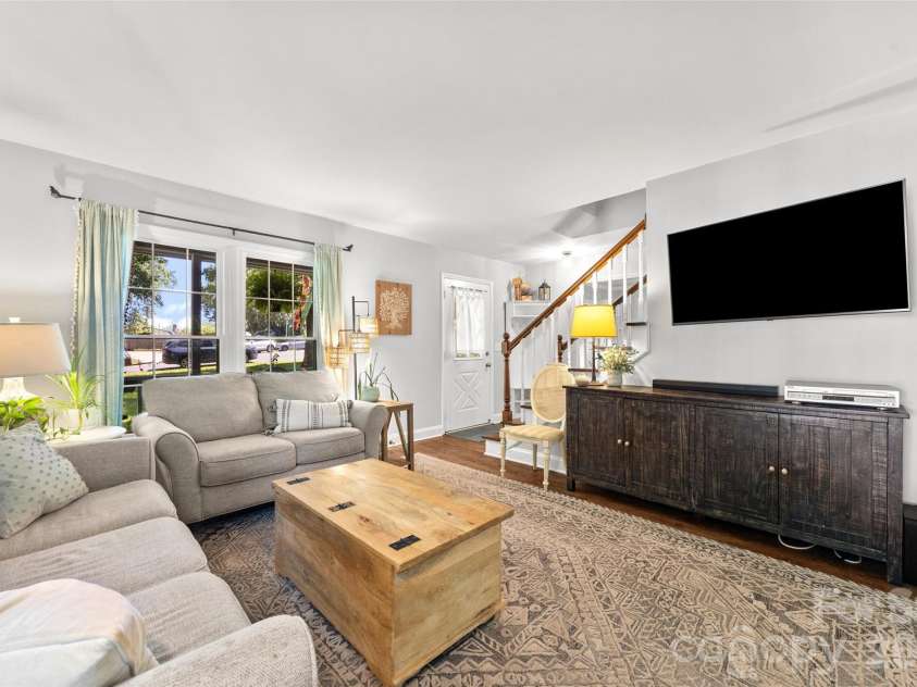 10924 Pampas Circle, Charlotte, NC 28226.  MLS# CAR4389053, YatesRealty ID 31056. 