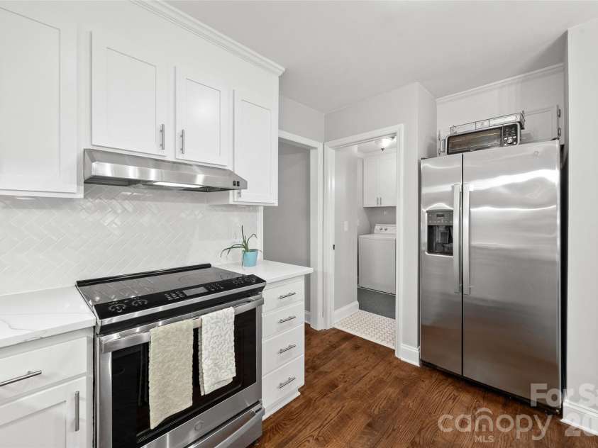 10924 Pampas Circle, Charlotte, NC 28226.  MLS# CAR4389053, YatesRealty ID 31056. 