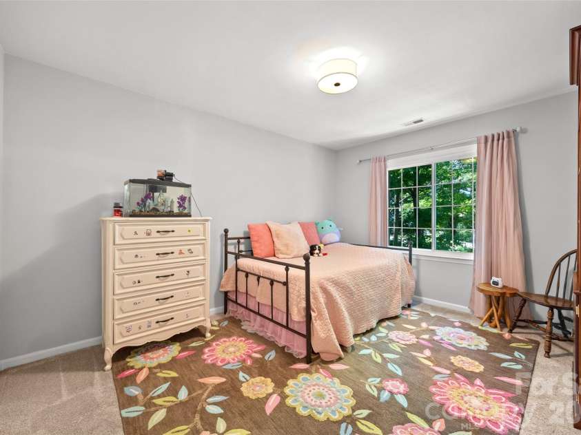 10924 Pampas Circle, Charlotte, NC 28226.  MLS# CAR4389053, YatesRealty ID 31056. 