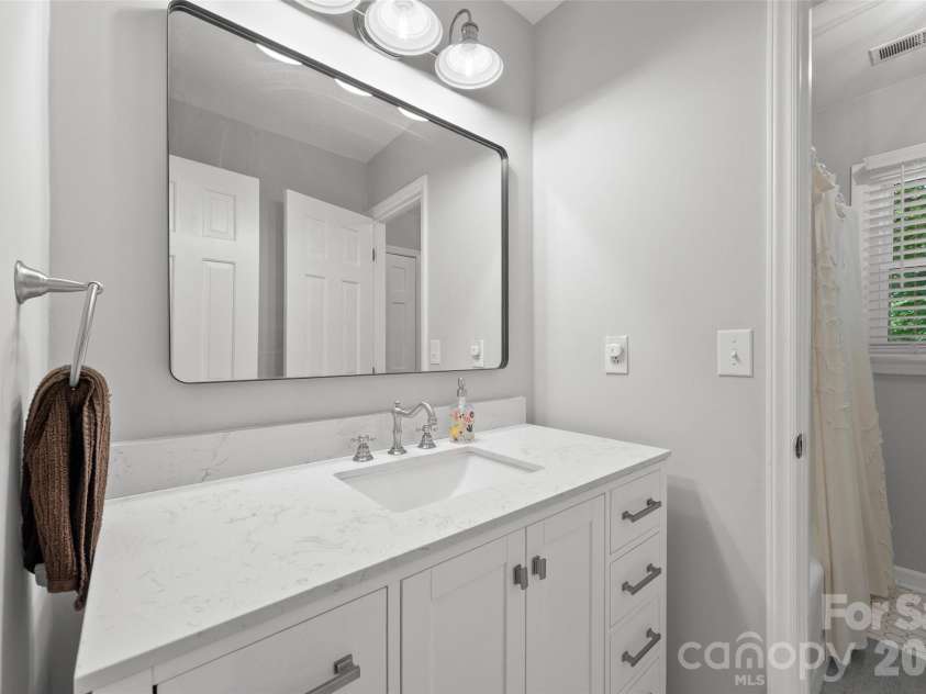 10924 Pampas Circle, Charlotte, NC 28226.  MLS# CAR4389053, YatesRealty ID 31056. 