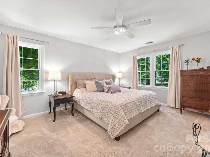 10924 Pampas Circle, Charlotte, NC 28226.  MLS# CAR4389053, YatesRealty ID 31056. 