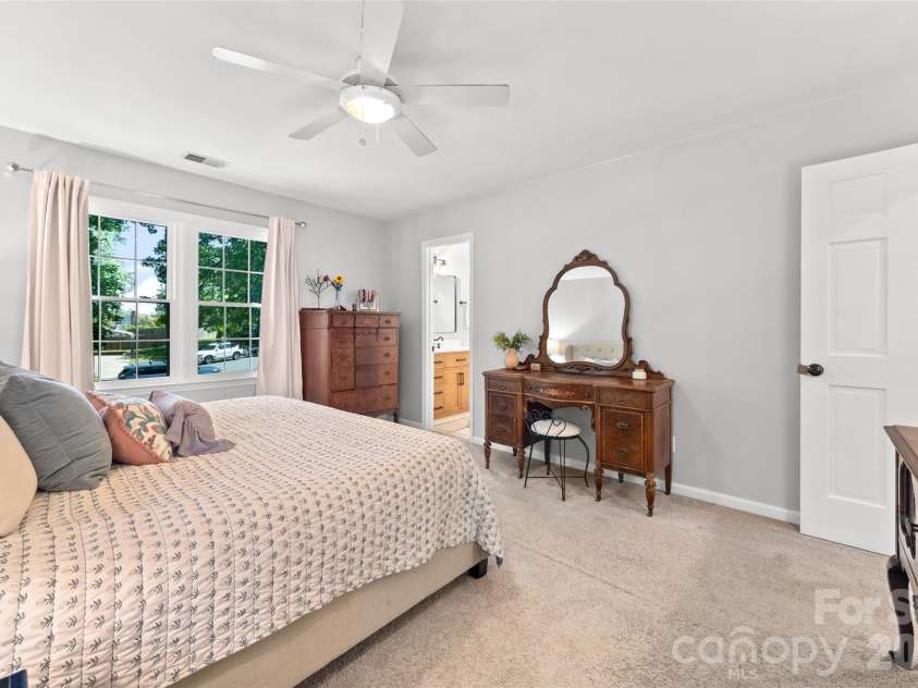 10924 Pampas Circle, Charlotte, NC 28226.  MLS# CAR4389053, YatesRealty ID 31056. 