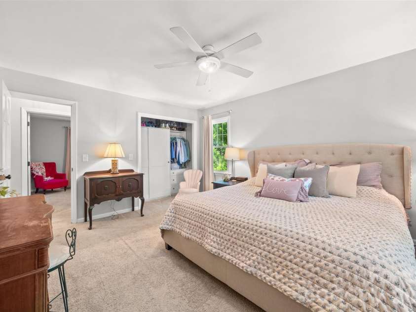 10924 Pampas Circle, Charlotte, NC 28226.  MLS# CAR4389053, YatesRealty ID 31056. 