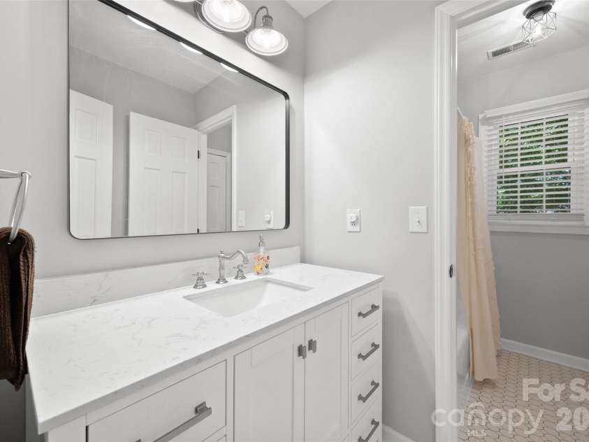 10924 Pampas Circle, Charlotte, NC 28226.  MLS# CAR4389053, YatesRealty ID 31056. 
