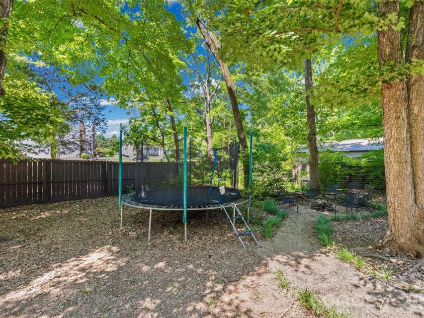 10924 Pampas Circle, Charlotte, NC 28226.  MLS# CAR4389053, YatesRealty ID 31056. 