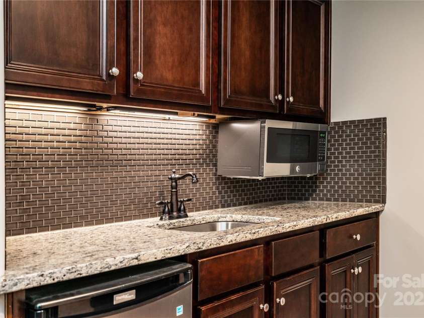 11915 Red Sorrell Lane, Huntersville, NC 28078.  MLS# CAR4284323, YatesRealty ID 31058. 