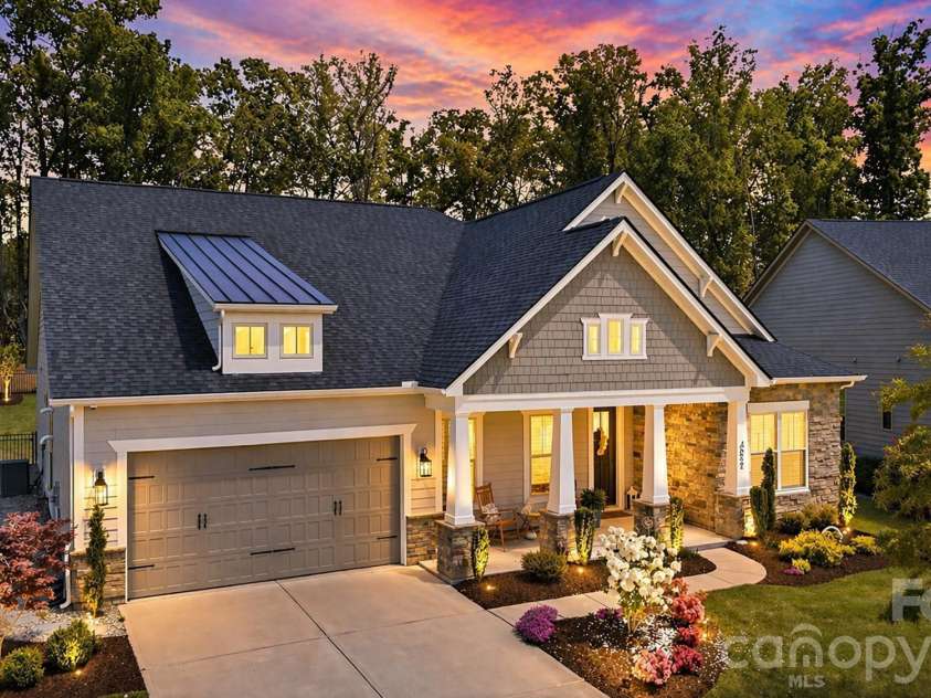 4512 Acorn Hill Drive, Lancaster, SC 29720.  MLS# CAR4384676, YatesRealty ID 31059. Front Exterior