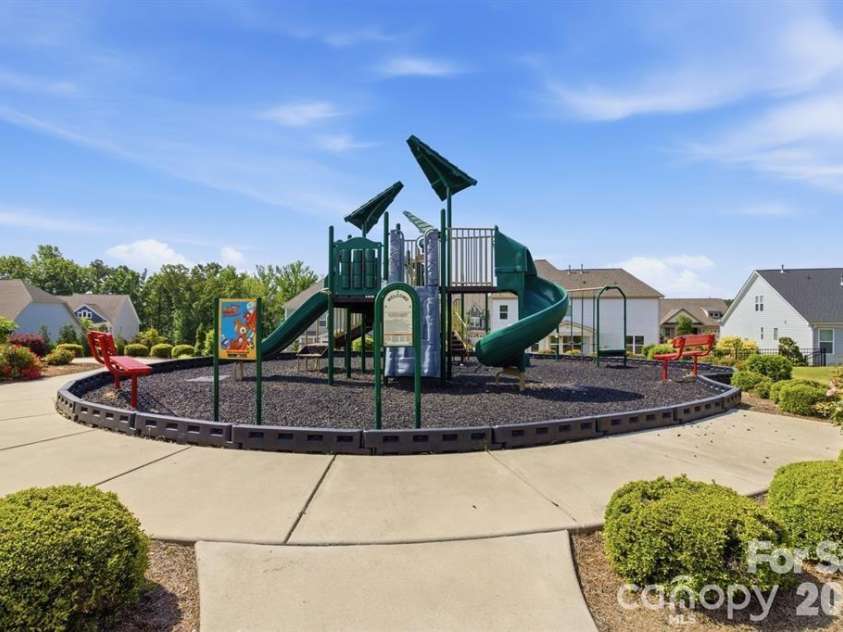 4512 Acorn Hill Drive, Lancaster, SC 29720.  MLS# CAR4384676, YatesRealty ID 31059. Playground