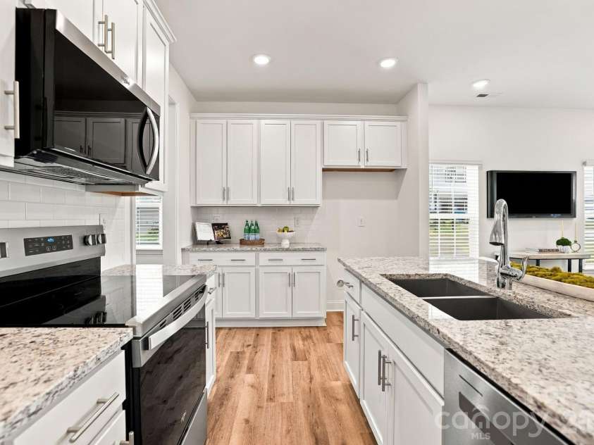 5016 Cherry Gum Court, Matthews, NC 28105.  MLS# CAR4422734, YatesRealty ID 3106. 
