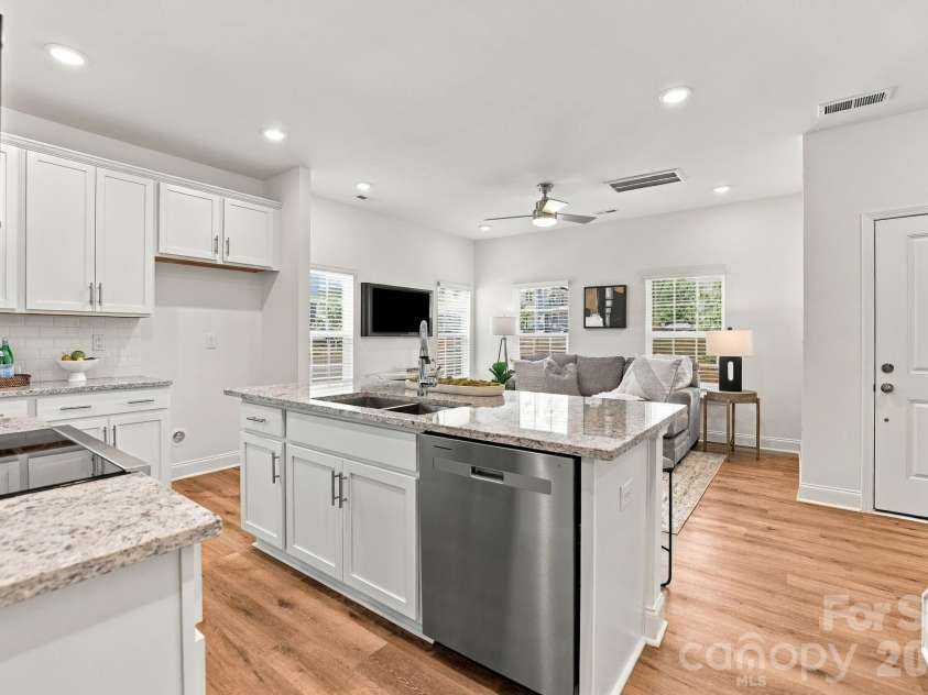 5016 Cherry Gum Court, Matthews, NC 28105.  MLS# CAR4422734, YatesRealty ID 3106. 