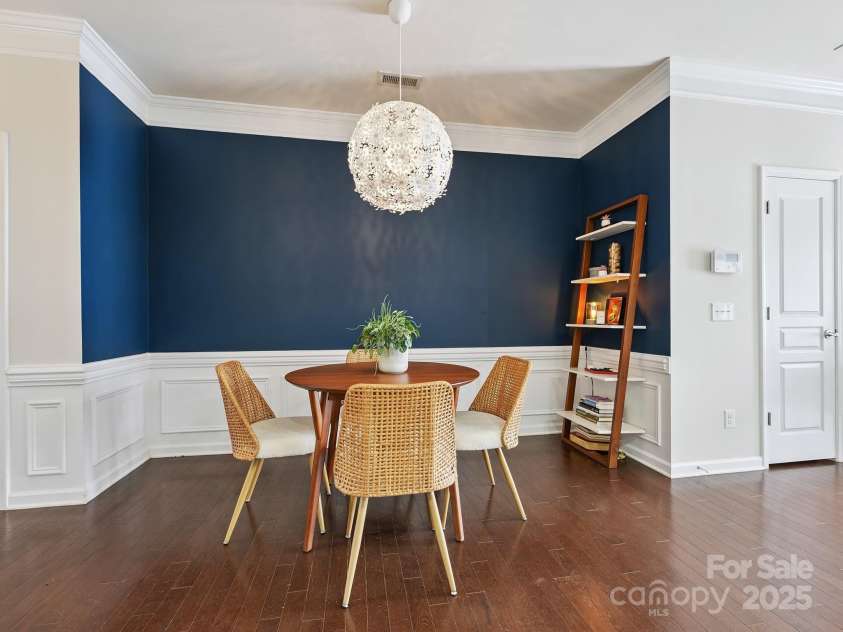 2246 Kensington Station Parkway, Charlotte, NC 28210.  MLS# CAR4280728, YatesRealty ID 31060. Dining
