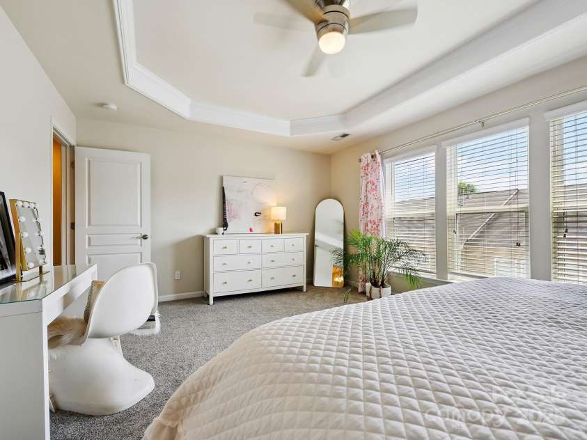 2246 Kensington Station Parkway, Charlotte, NC 28210.  MLS# CAR4280728, YatesRealty ID 31060. Primary Bedroom