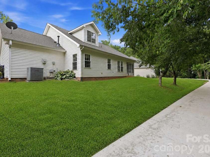 228 Oak Village Parkway, Mooresville, NC 28117.  MLS# CAR4391804, YatesRealty ID 31061. 