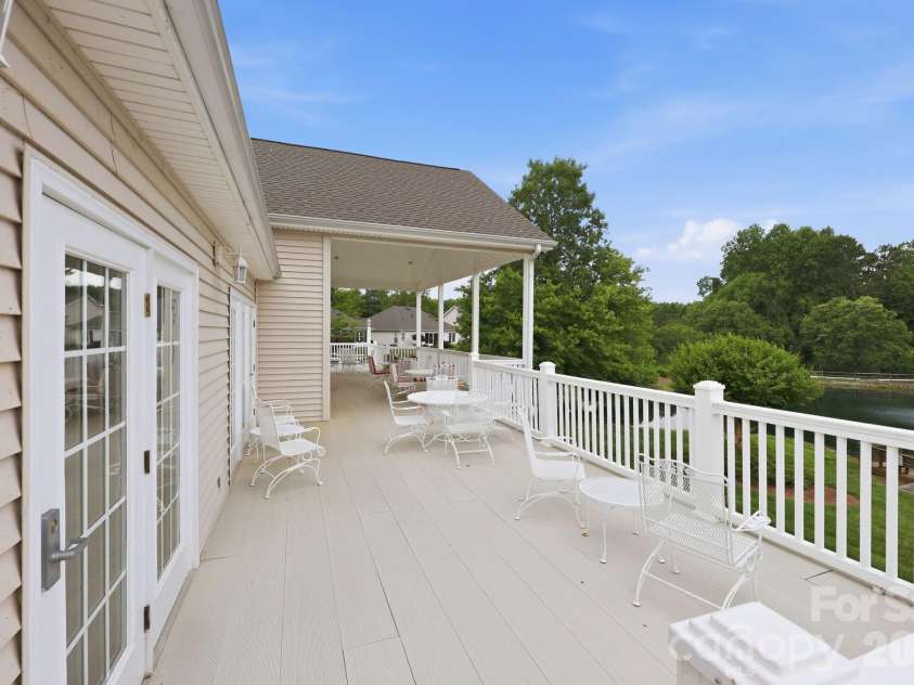 228 Oak Village Parkway, Mooresville, NC 28117.  MLS# CAR4391804, YatesRealty ID 31061. 