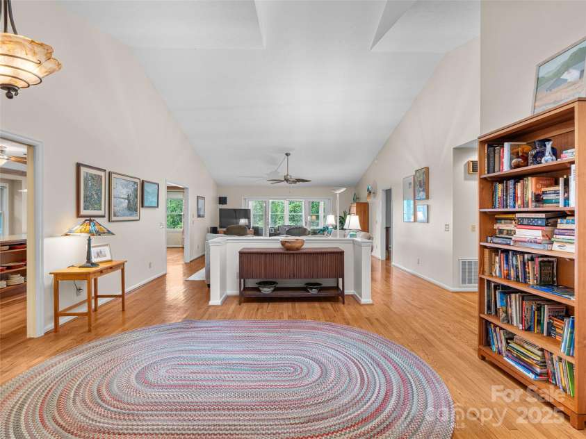 350 Shay Circle, Hendersonville, NC 28791.  MLS# CAR4268921, YatesRealty ID 31062. Vaulted Ceilings