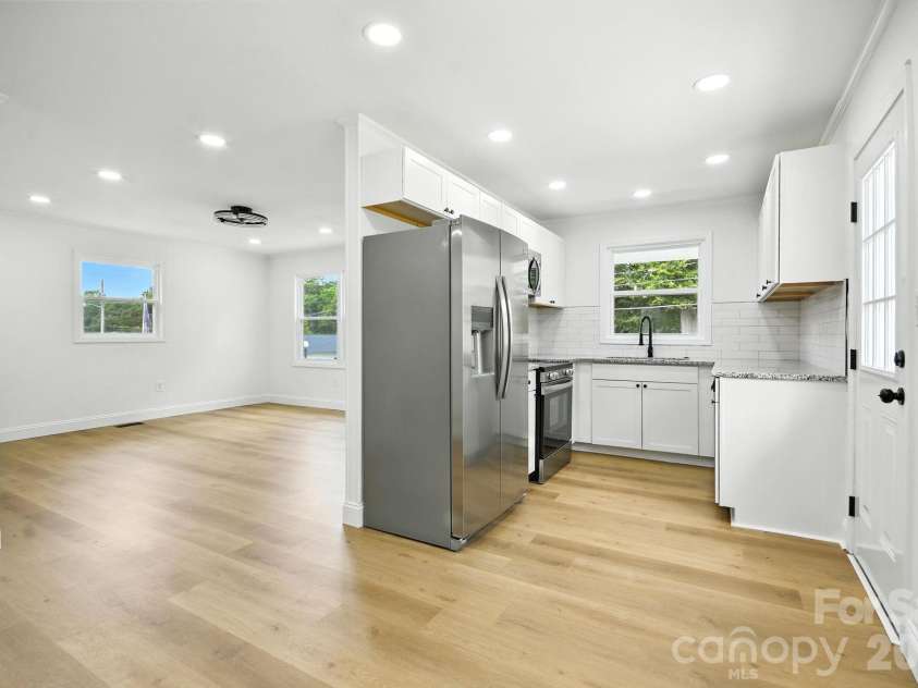 1214 Short Street, Salisbury, NC 28144.  MLS# CAR4286620, YatesRealty ID 31063. Kitchen/Dining