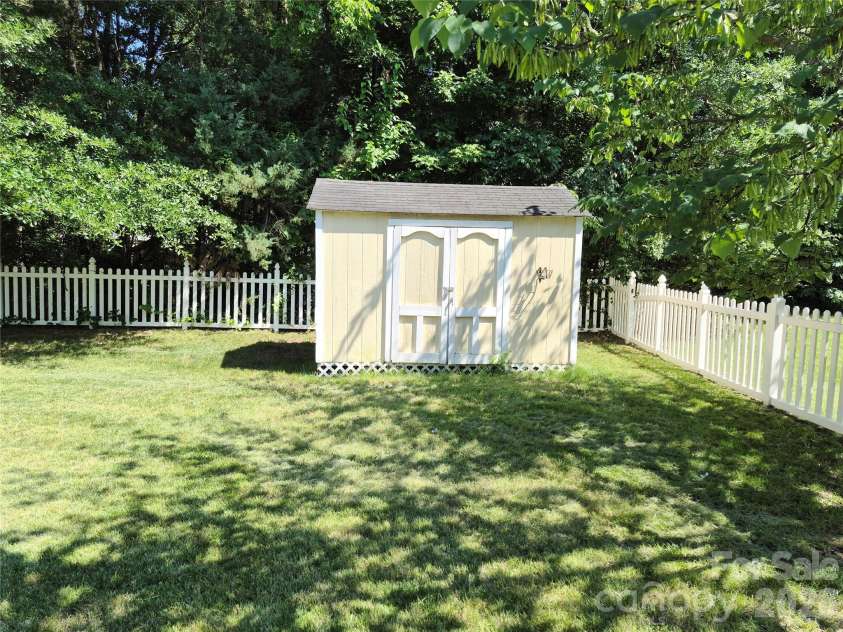 6229 Roseway Court, Harrisburg, NC 28075.  MLS# CAR4391639, YatesRealty ID 31063. 