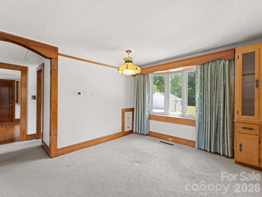 1230 Dana Road, Hendersonville, NC 28792.  MLS# CAR4392135, YatesRealty ID 31064. Dining area