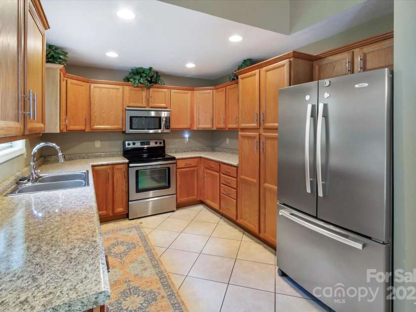 202 Merriwood Lane, Hendersonville, NC 28791.  MLS# CAR4288817, YatesRealty ID 31064. 