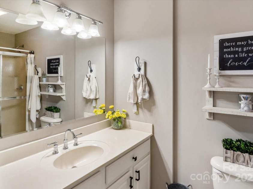 202 Merriwood Lane, Hendersonville, NC 28791.  MLS# CAR4288817, YatesRealty ID 31064. 