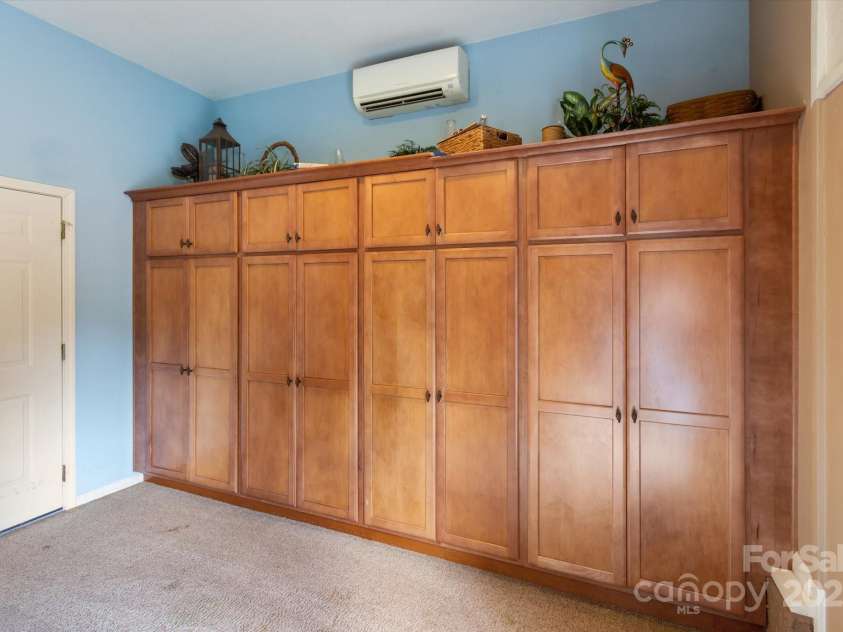 202 Merriwood Lane, Hendersonville, NC 28791.  MLS# CAR4288817, YatesRealty ID 31064. 