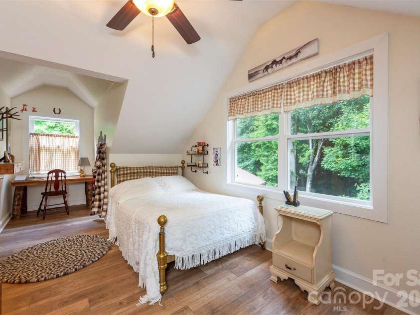 78 Spellbound Road, Waynesville, NC 28785.  MLS# CAR4378330, YatesRealty ID 31065. 