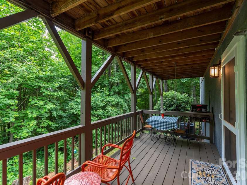 78 Spellbound Road, Waynesville, NC 28785.  MLS# CAR4378330, YatesRealty ID 31065. 