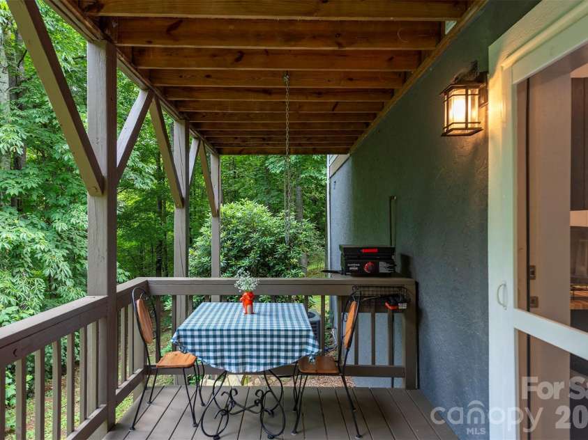 78 Spellbound Road, Waynesville, NC 28785.  MLS# CAR4378330, YatesRealty ID 31065. 