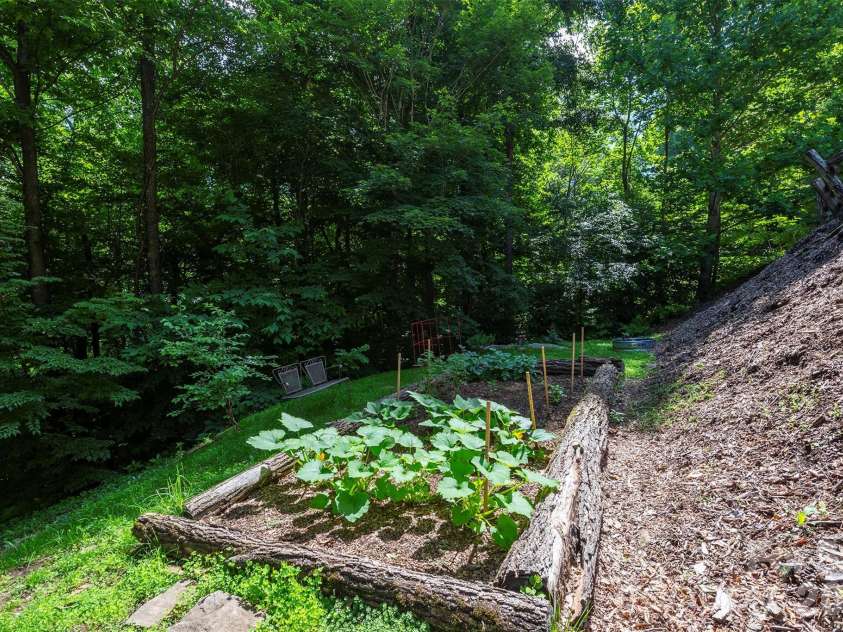 78 Spellbound Road, Waynesville, NC 28785.  MLS# CAR4378330, YatesRealty ID 31065. 