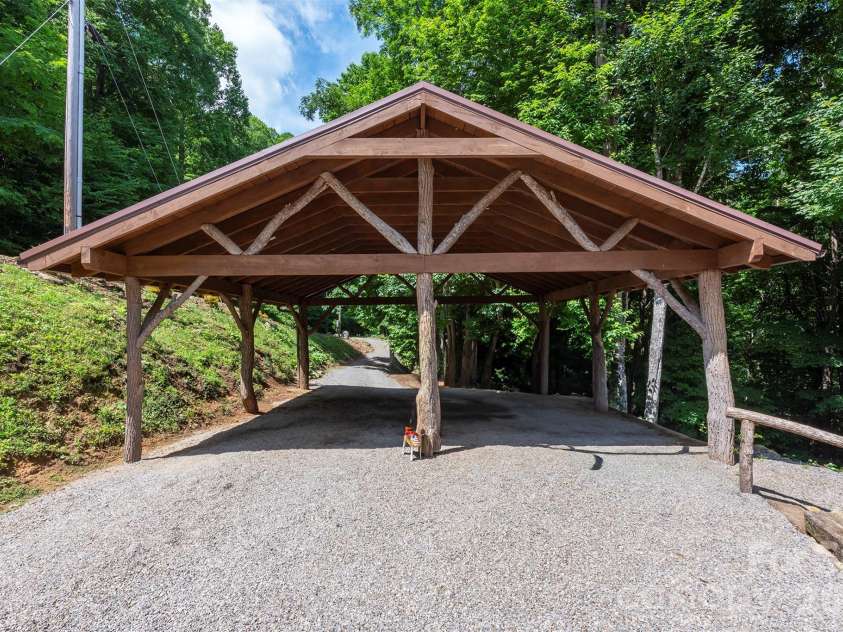 78 Spellbound Road, Waynesville, NC 28785.  MLS# CAR4378330, YatesRealty ID 31065. 