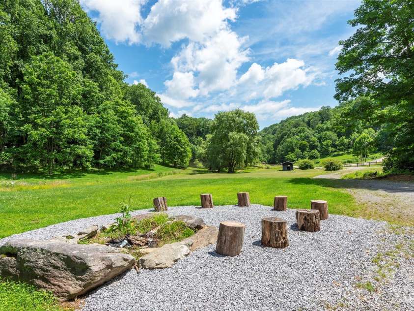 78 Spellbound Road, Waynesville, NC 28785.  MLS# CAR4378330, YatesRealty ID 31065. 