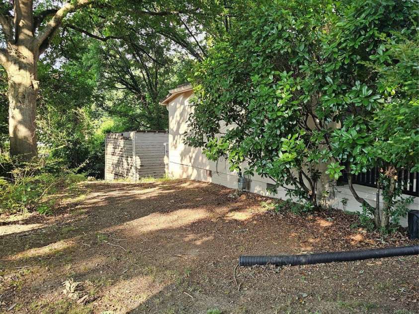 1129 5th Avenue, Gastonia, NC 28052.  MLS# CAR4393173, YatesRealty ID 31066. 