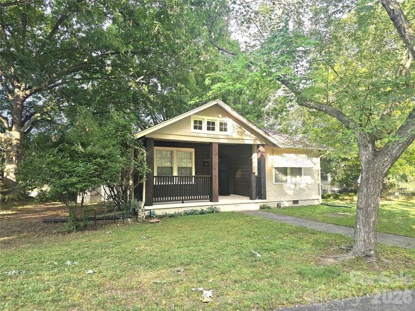 1129 5th Avenue, Gastonia, NC 28052.  MLS# CAR4393173, YatesRealty ID 31066. 