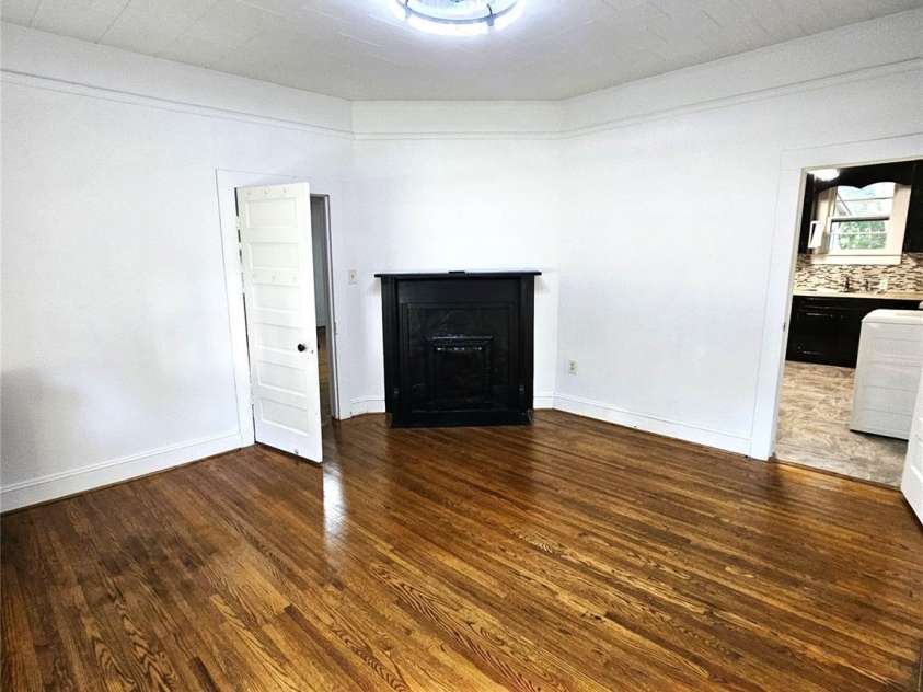 1129 5th Avenue, Gastonia, NC 28052.  MLS# CAR4393173, YatesRealty ID 31066. 