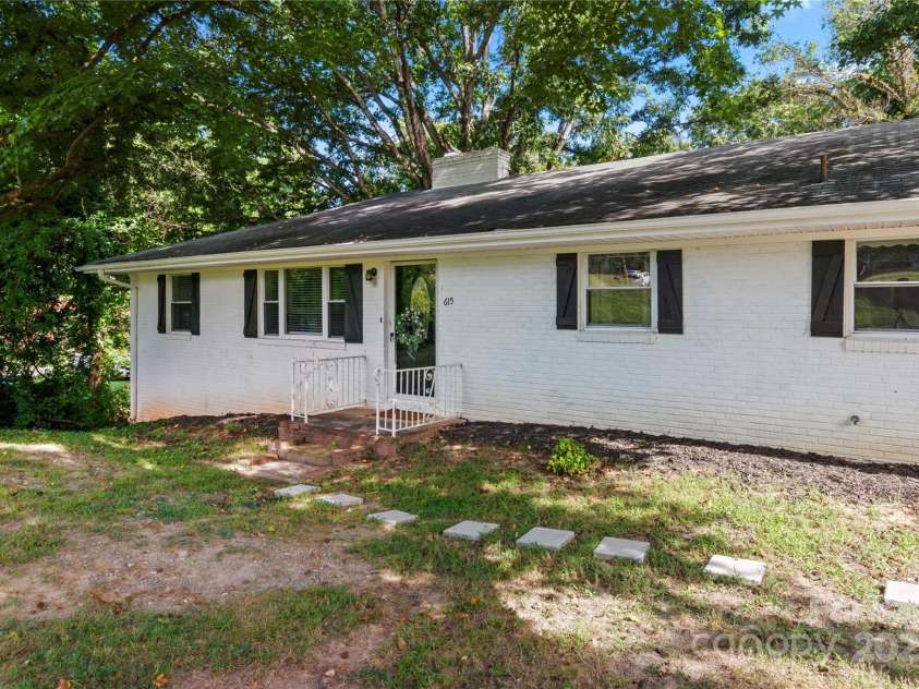 615 Motor Road, Winston Salem, NC 27105.  MLS# CAR4288489, YatesRealty ID 31066. 