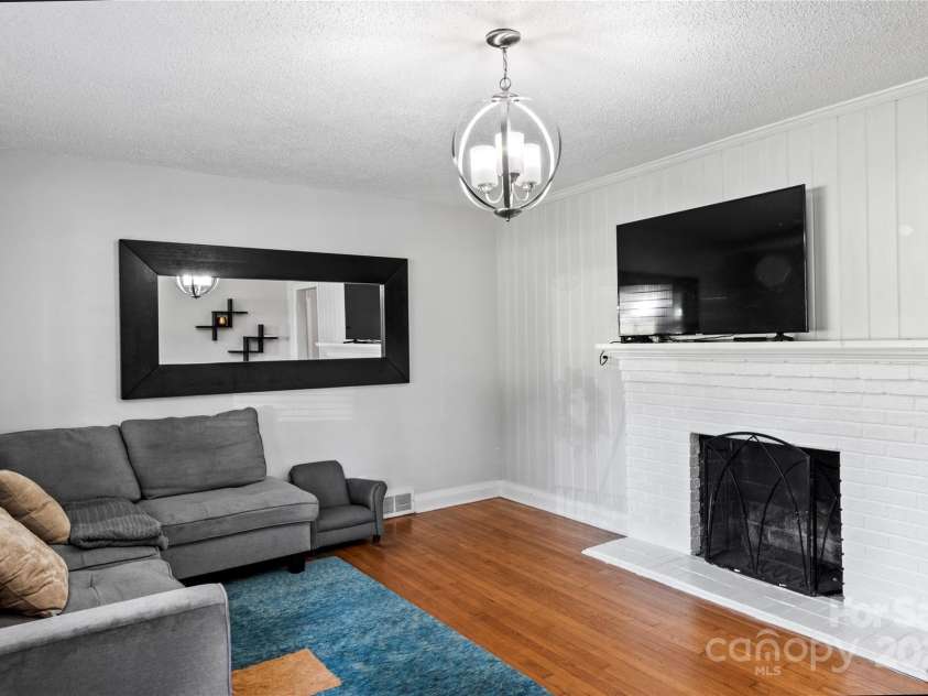 615 Motor Road, Winston Salem, NC 27105.  MLS# CAR4288489, YatesRealty ID 31066. 
