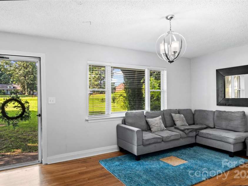 615 Motor Road, Winston Salem, NC 27105.  MLS# CAR4288489, YatesRealty ID 31066. 