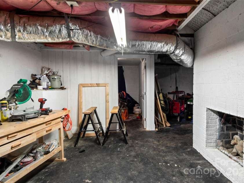 615 Motor Road, Winston Salem, NC 27105.  MLS# CAR4288489, YatesRealty ID 31066. 